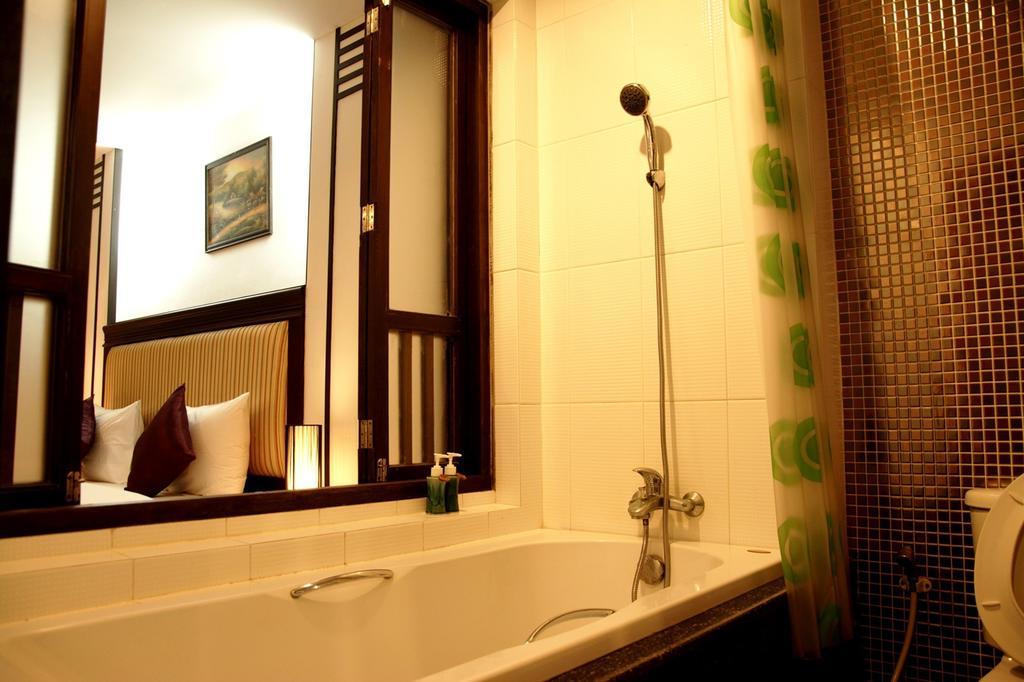 Washington Residence Phuket Room photo